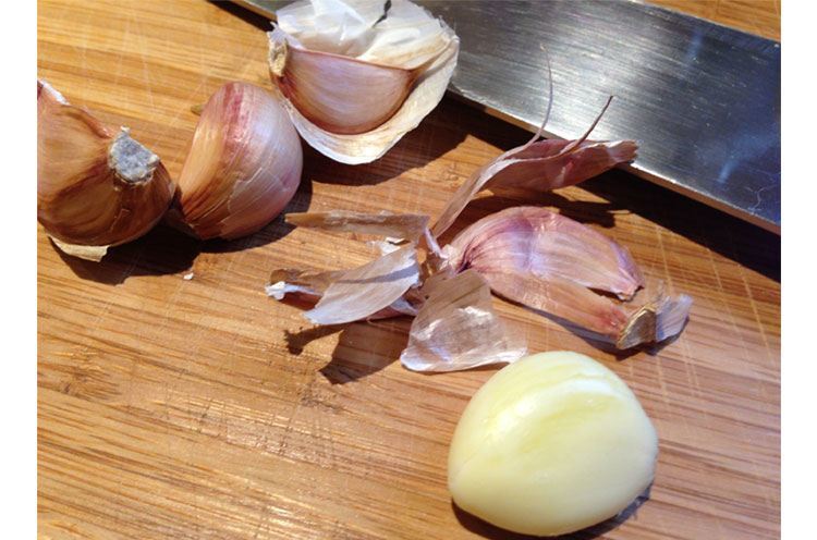 Use garlic on hair