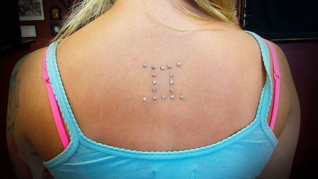 dermal piercing