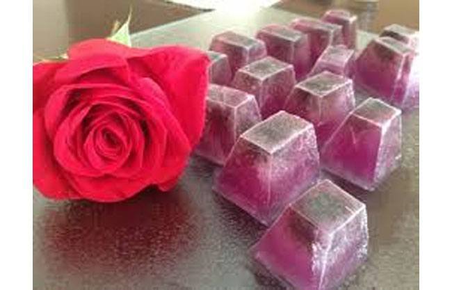 rose ice cubes