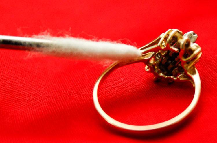 Cleaning Studded Gold jewellery