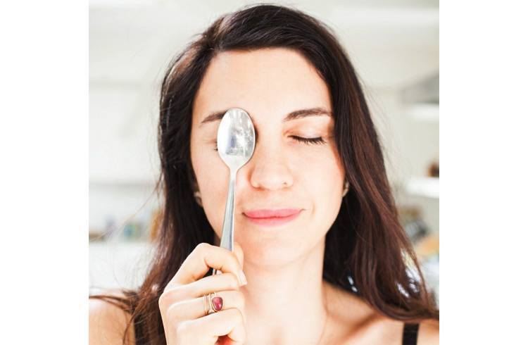 Fight Puffy Eyes With A Cold Spoon