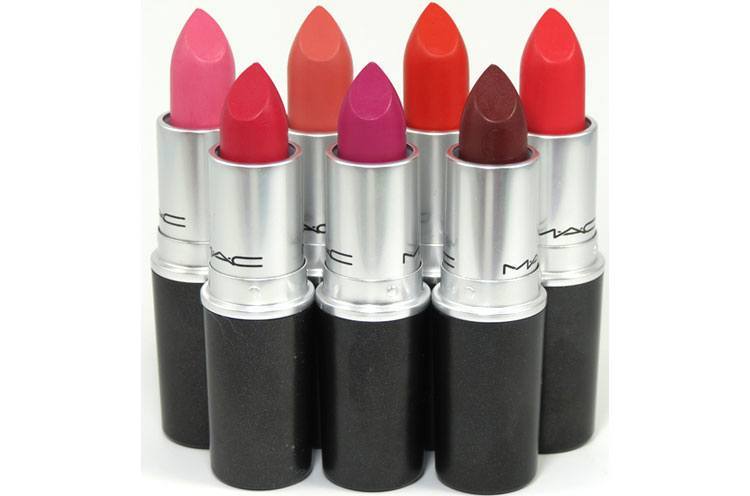 Matt Lippenstift Shades, diesen Sommer zu tragen  