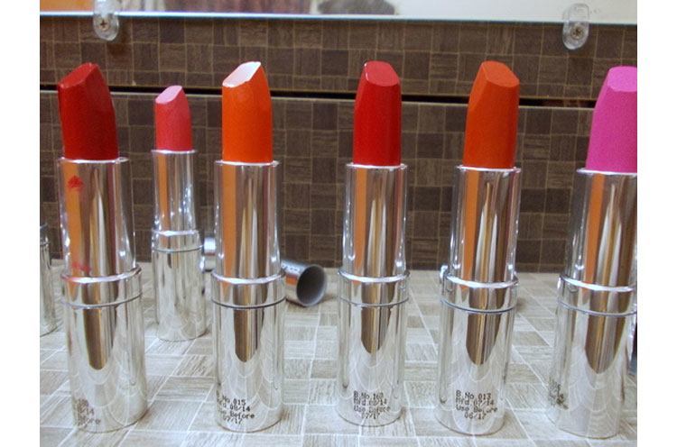 Matt Lippenstift Shades, diesen Sommer zu tragen  