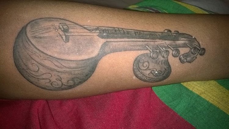 Shiv Thakare on Removing Veena Jagtap Tattoo परम कलल चर नह  वणचय नवच टट लपवणयवर शव ठकरच उततर ऐकणयसरख  Maharashtra  Times