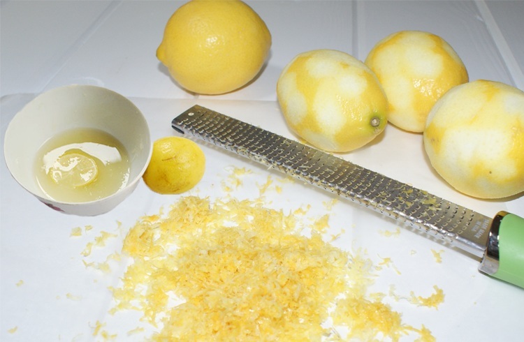 Lemon Juice and Foot Scrub