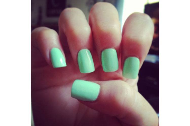 mint color nail polish