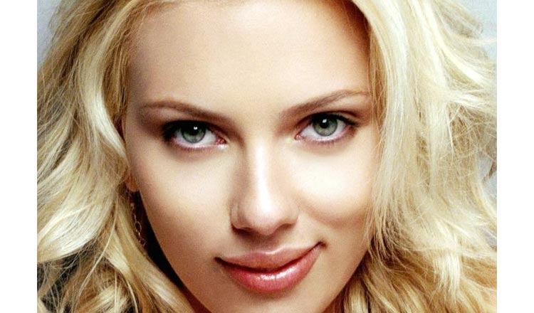 Scarlett natural look