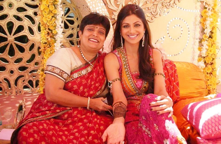 Top Mehndi Artists Top Mehndi Artists