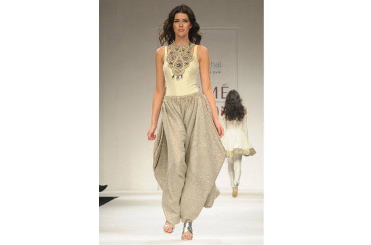 Chic Desi Tunic and dhotis Style