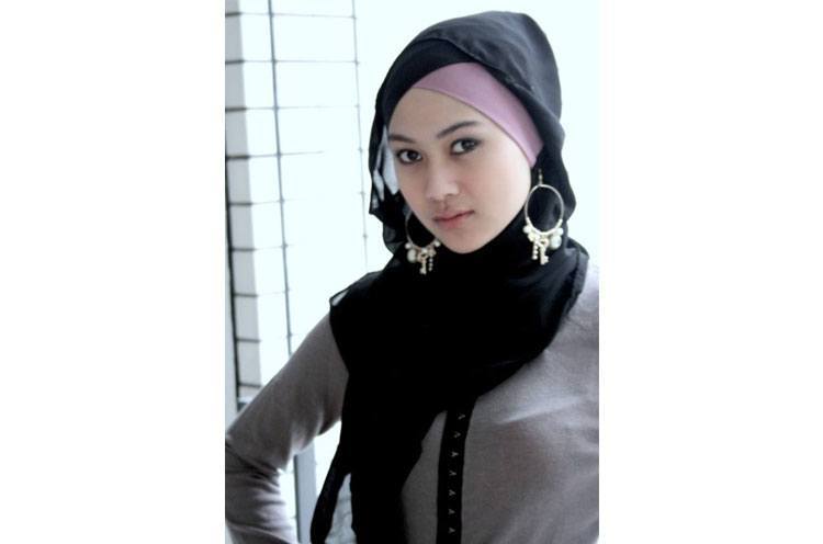 Hijab Style with Earrings