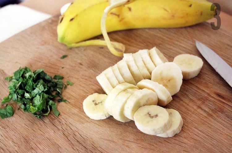Banana, Lemon and Mint to Get Rid Of Freckles