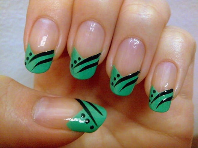 Nail Art Designs, die nur mit einem Klebeband ausgeführt werden können  