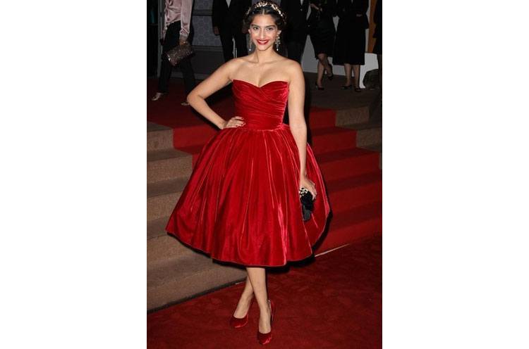 Sonam Kapoor in Dolce and Gabbana Red dress