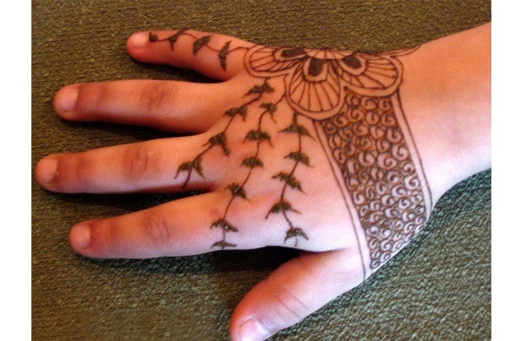 cute mehendi designs