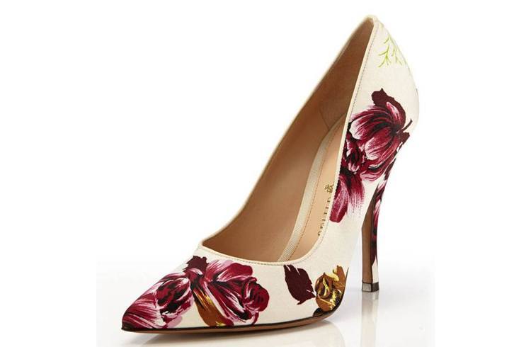 Fancy ivory pumps