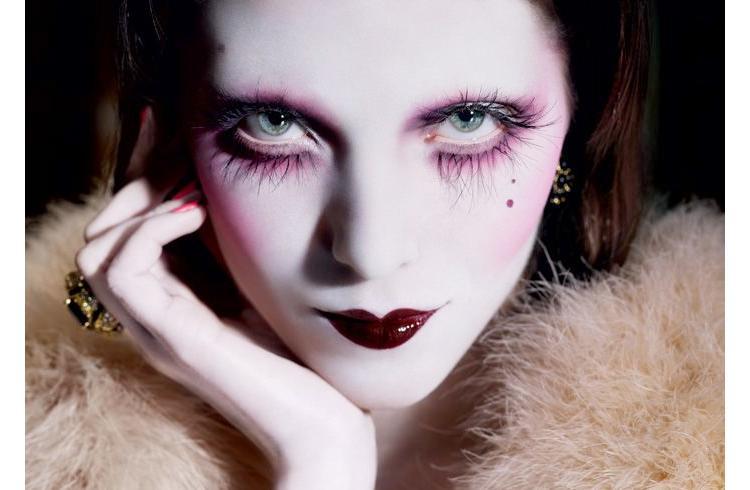 Gothic eye makeup