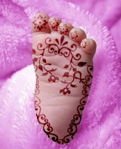 Kids Mehndi Design on foot