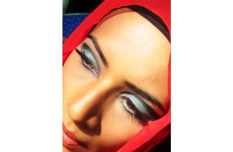 Makeup Ideas for Red Hijab