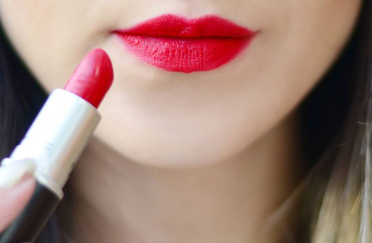 Matte lipstick finishes