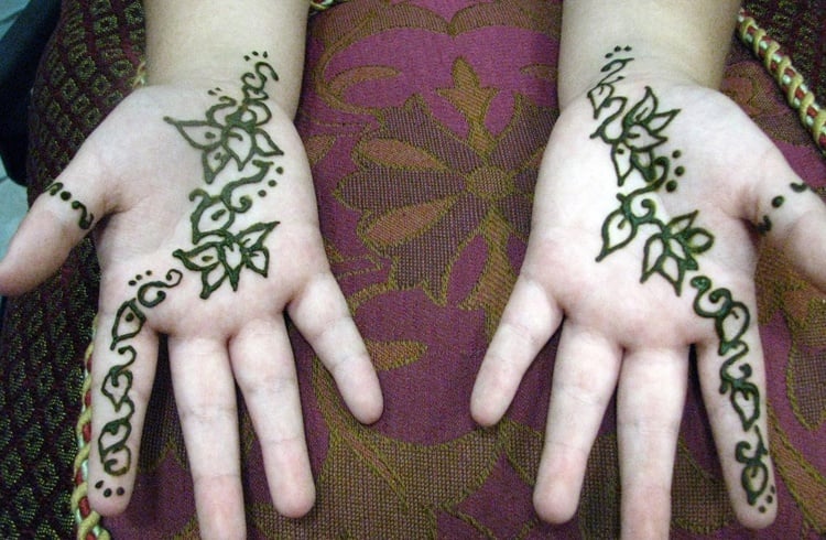 42 Mehndi Designs For Kids Adoring The Little Princesses