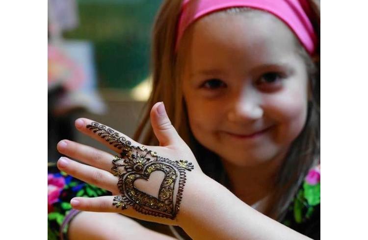 mehendi designs on glitter