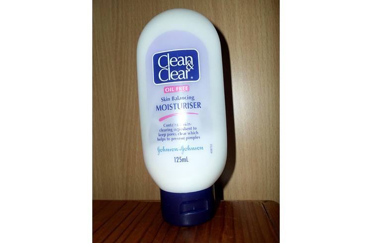 Clean and Clear Oil-Free Moisturizer