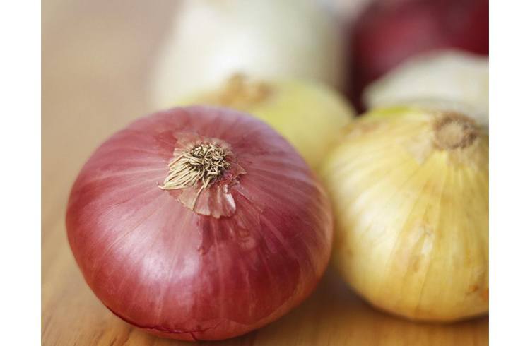 Onion Juice for eye treatment