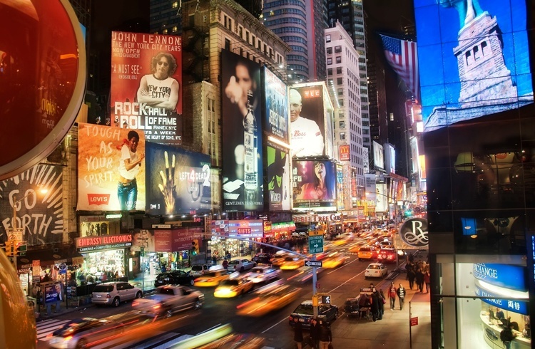 Shopping Destination Fifth Ave. NYC