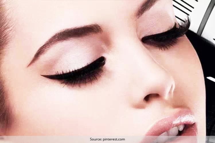 Ways to wear black eyeliner