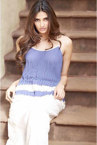 Athiya Shetty style