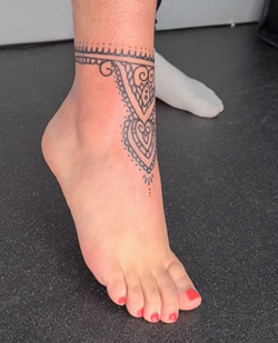 27 Small And Cute Foot Tattoo Ideas For Women  Styleoholic