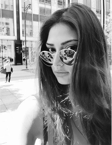 athiya shetty instagram