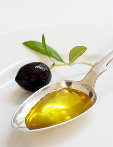 treat lice in hair using Olive Oil