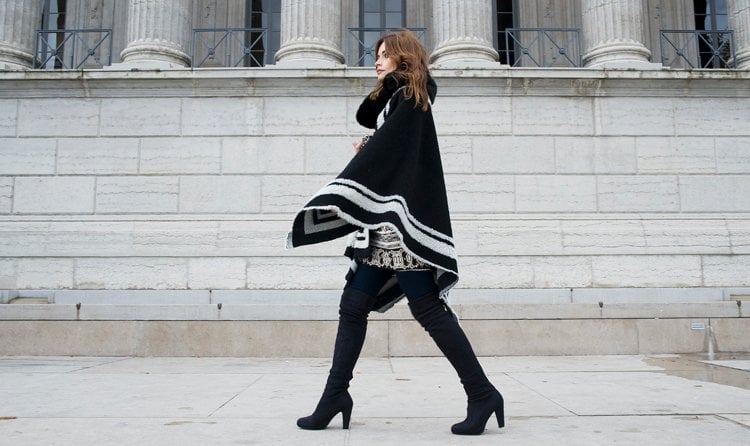 The knee boots with poncho