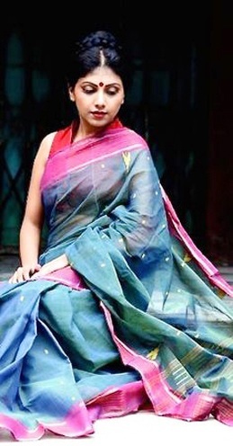Bengal Handloom Hazarbuti saree for durga puja
