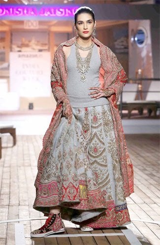 Kriti Sanon Show Stopper for Monisha Jaising for ICW 2015