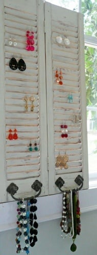 Mini-Window earring holder