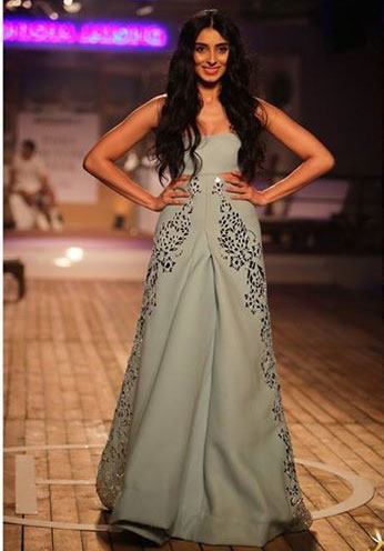 Pernia Querishi Show Stopper for Monisha Jaising for ICW 2015
