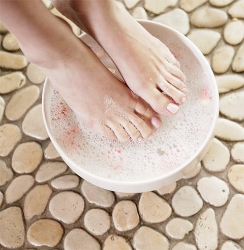 remove dead skin cells from feet