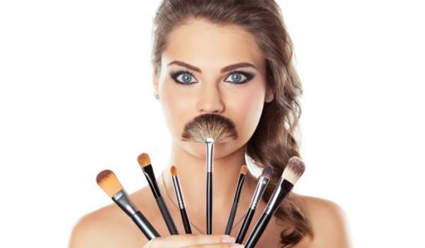 different types of makeup brushes