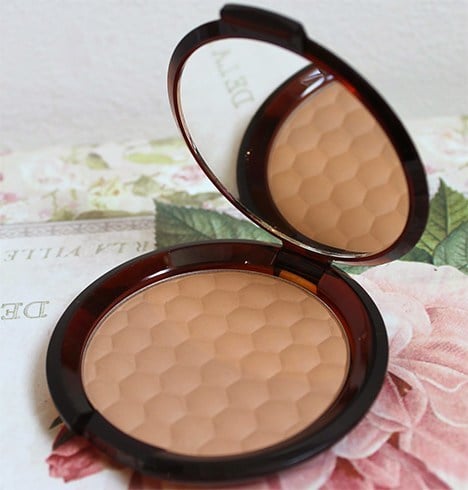 Honey-coloured bronzer