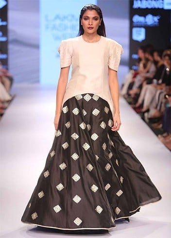 Payal Singhal lehenga lfw 2015