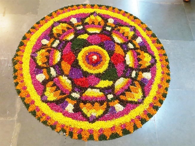 Дизайн Pookalam для Onam