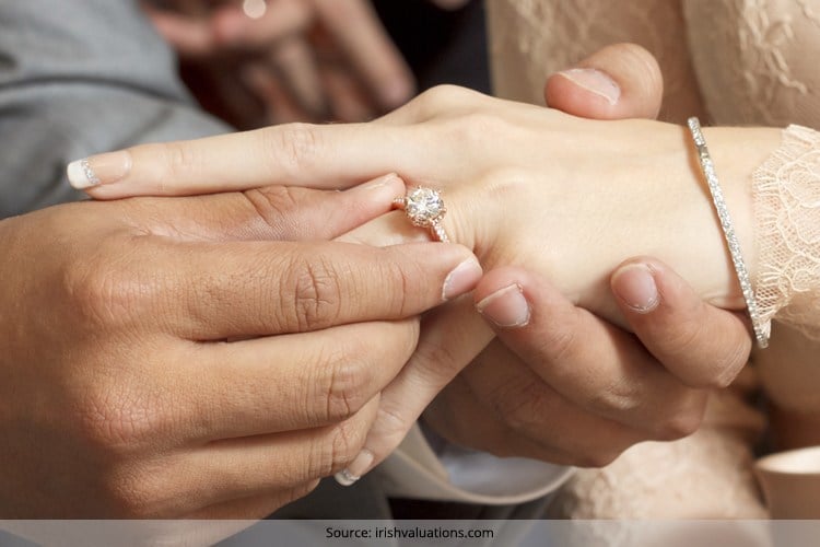 Indian Engagement Rings #weddingnet #wedding #india #kolkatawedding #indian  #indian… | Indian wedding poses, Engagement pictures poses, Engagement  photography poses