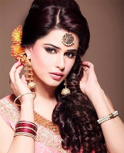 Diwali special Try These Easy And Beautiful Hairstyles  HerZindagi