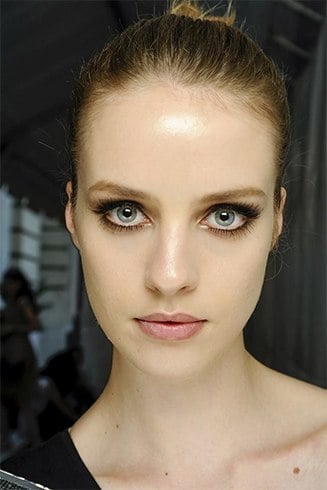 How to apply runway makeup