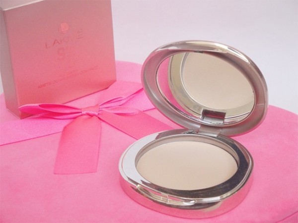 Hot!!new makeup powder plus foundation 15g makeup brushes concealer Most Effective Powder Makeup For Oily Skin Available In India