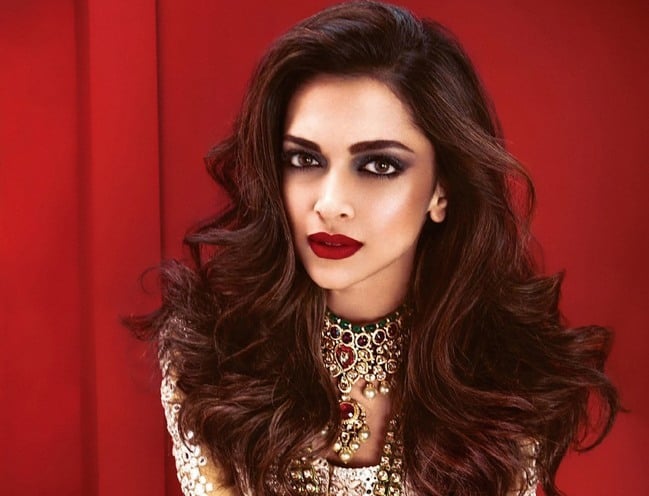 Deepika Padukone Smokey Eye Makeup