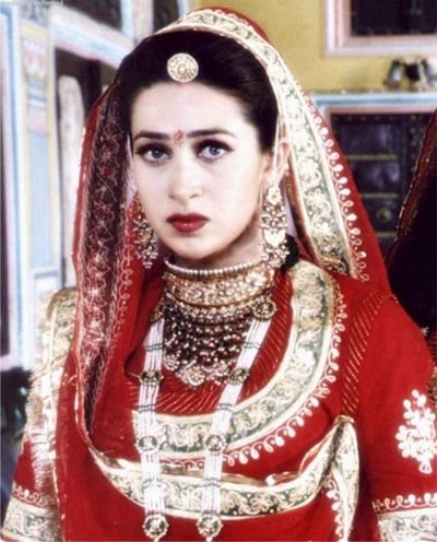 Karishma Kapoor makeup tips