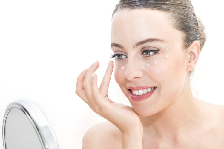 Home Remedies To Get Rid of Under Eye Wrinkles